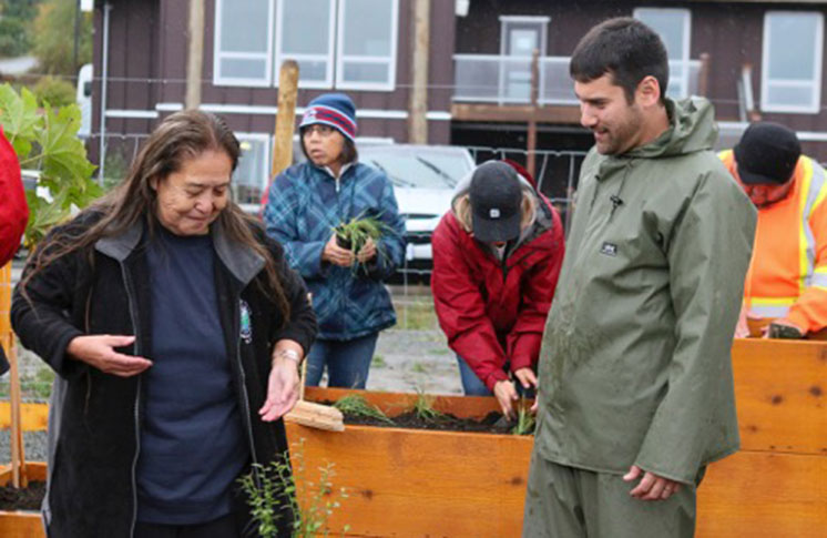 Project Between VIU And Snaw-Naw-As Preserves Traditional Plant Knowledge
